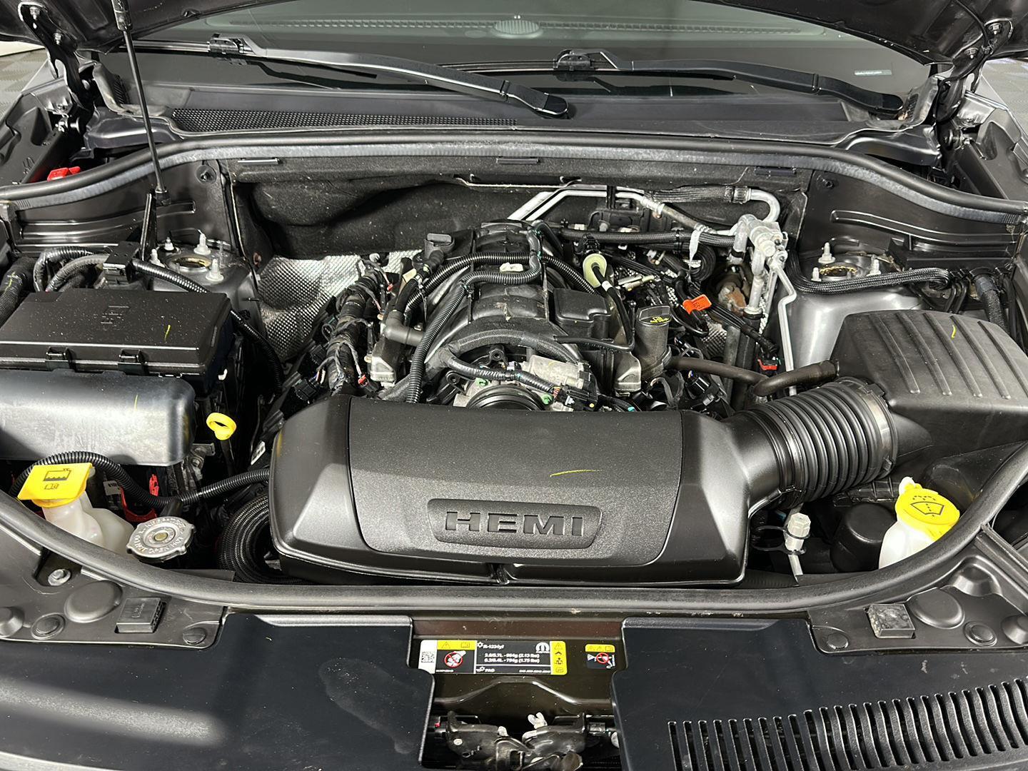 Used 2025 Vapour Grey Dodge R/T image 4