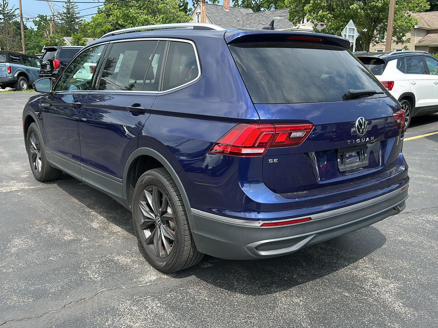 Used 2022 Atlantic Blue Metallic Volkswagen SE image 5