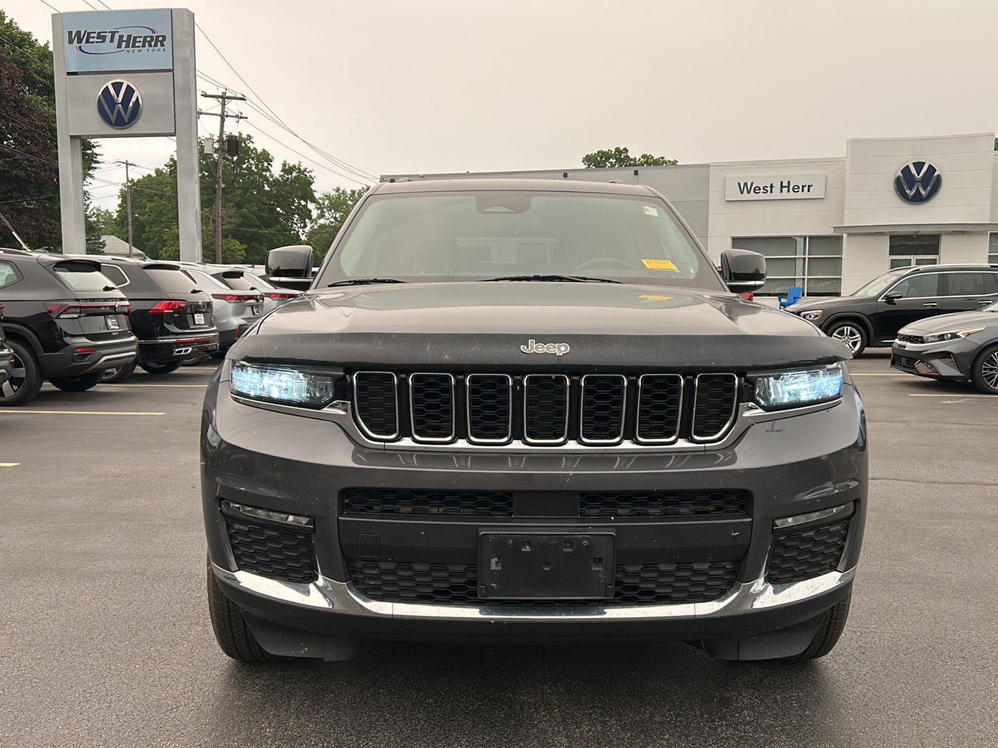 Used 2022 Baltic Gray Metallic Clearcoat Jeep Limited image 2