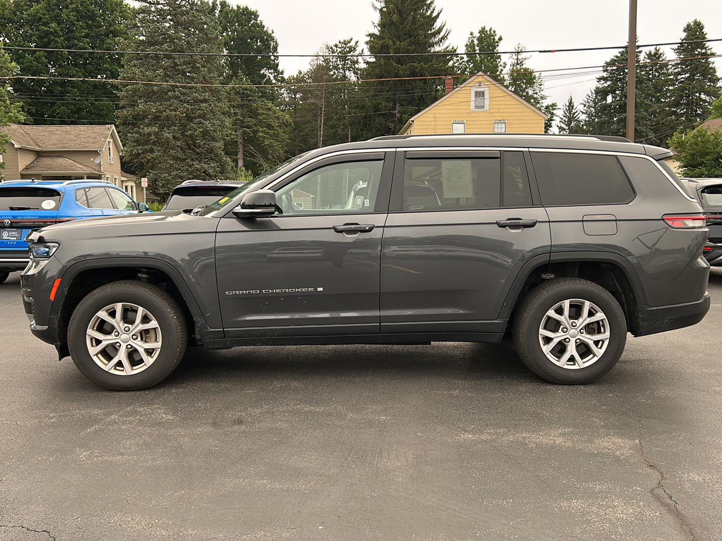 Used 2022 Baltic Gray Metallic Clearcoat Jeep Limited image 4