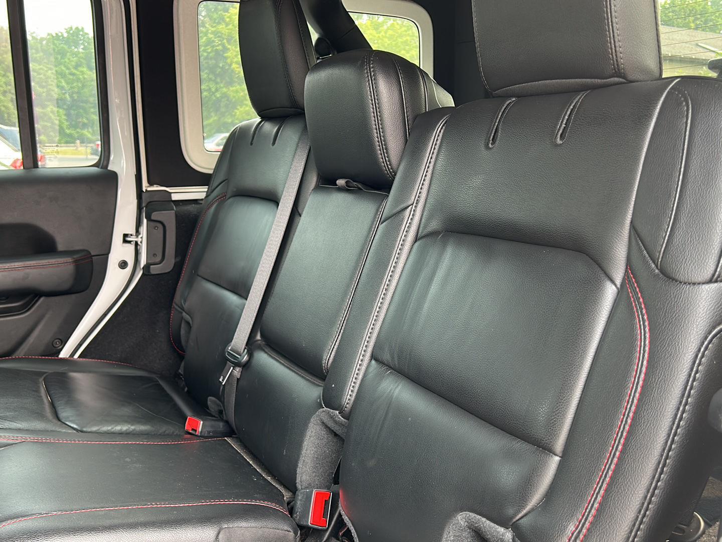 Used 2021 Bright White Clearcoat Jeep Unlimited Rubicon image 5