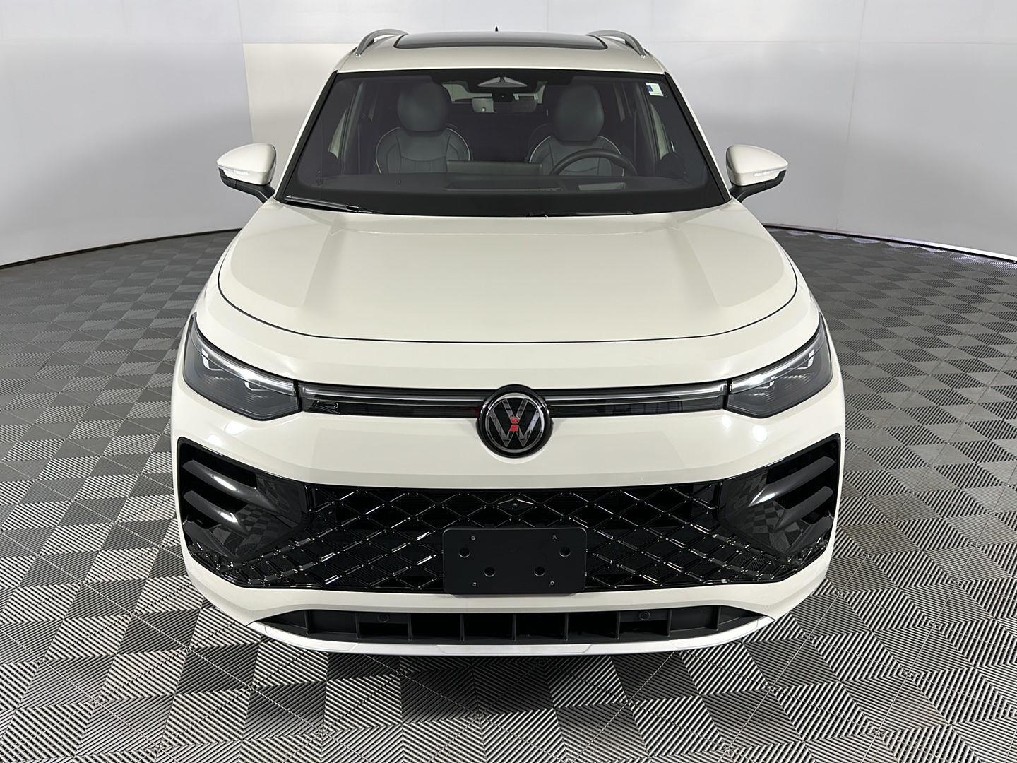 Certified Used 2026 Sandstone Volkswagen SEL R-Line Turbo image 2