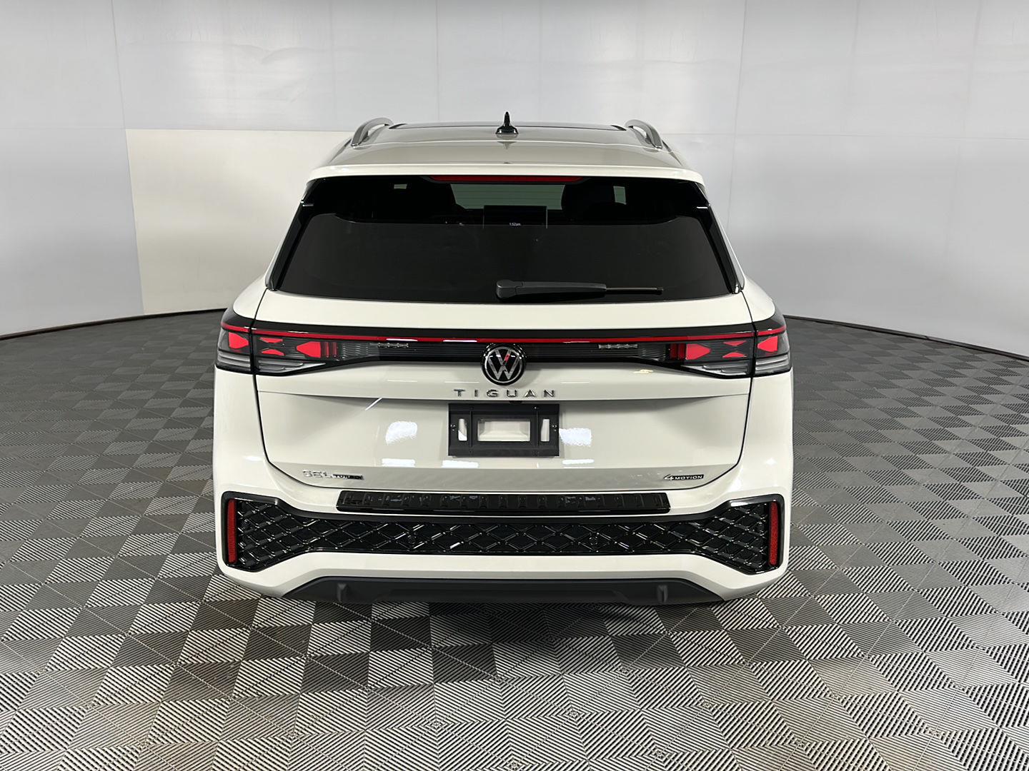 Certified Used 2026 Sandstone Volkswagen SEL R-Line Turbo image 9