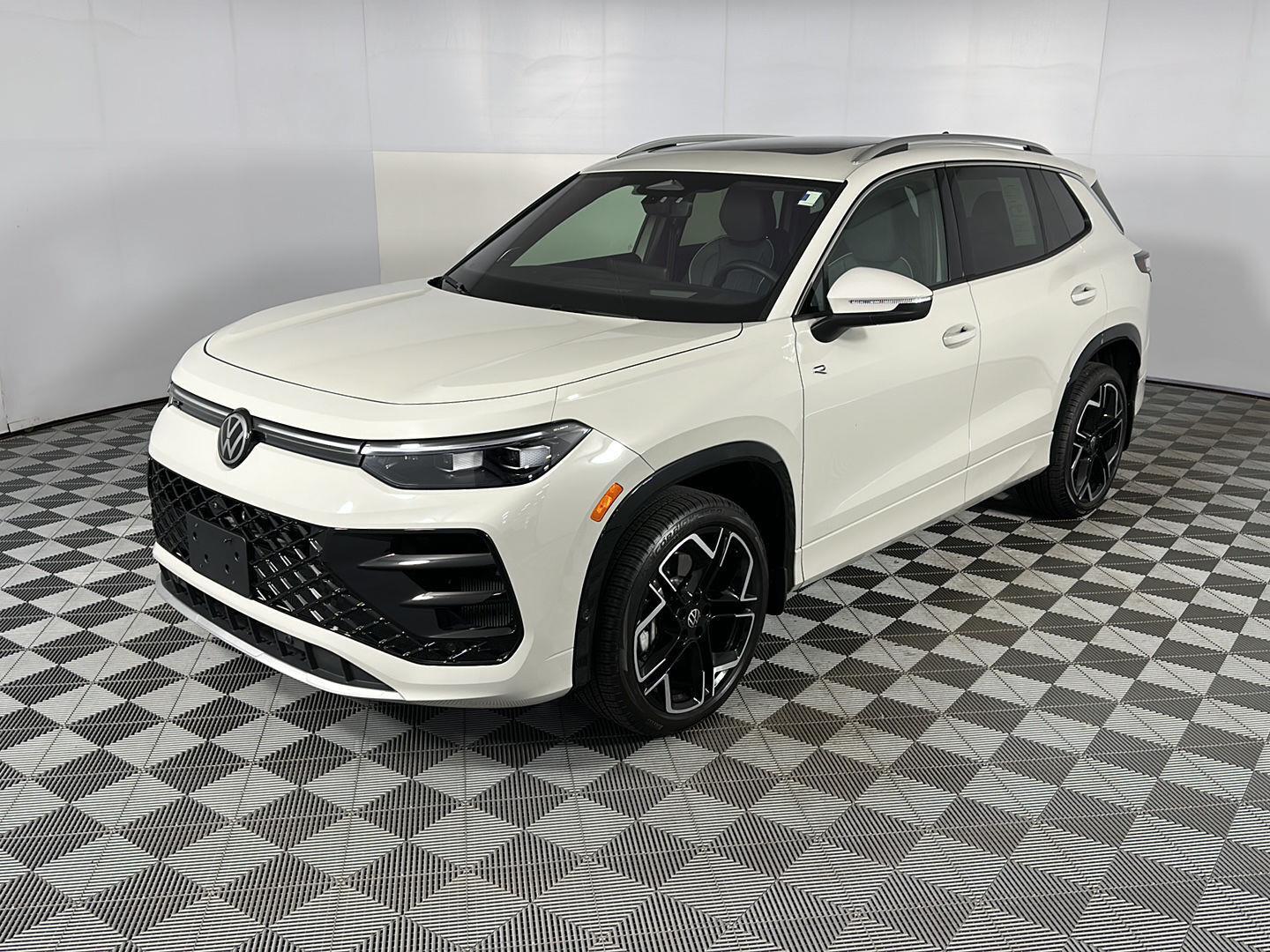 Certified Used 2026 Sandstone Volkswagen SEL R-Line Turbo image 14