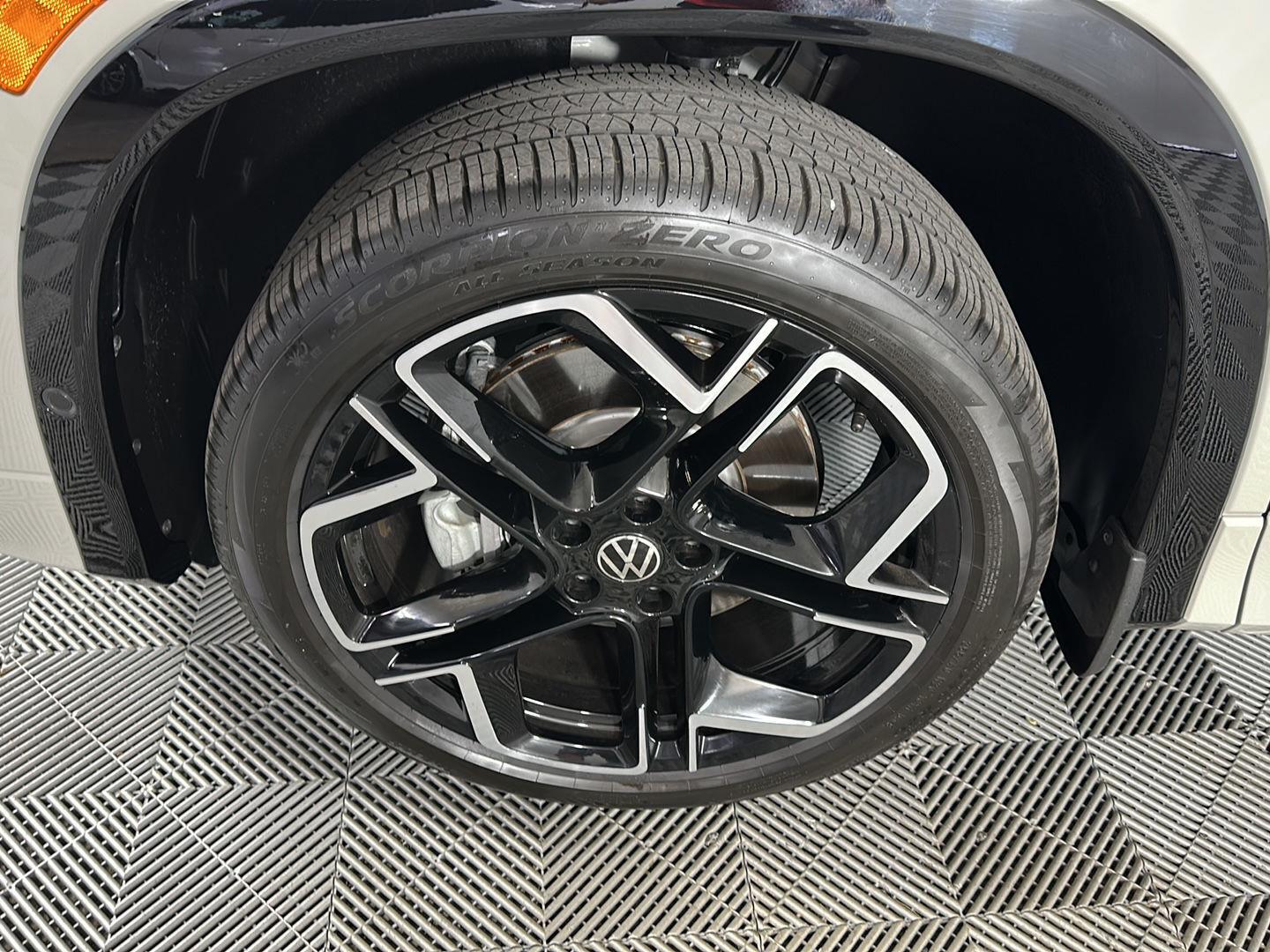 Certified Used 2026 Sandstone Volkswagen SEL R-Line Turbo image 15