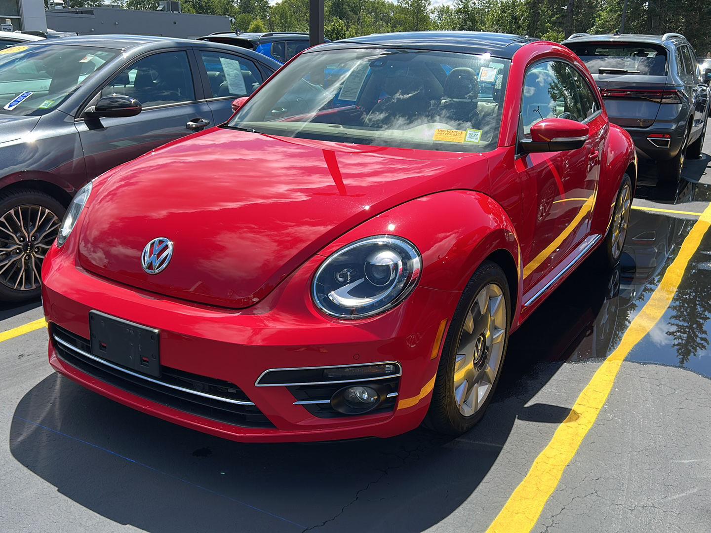 Used 2019 Tornado Red Volkswagen SE image 3