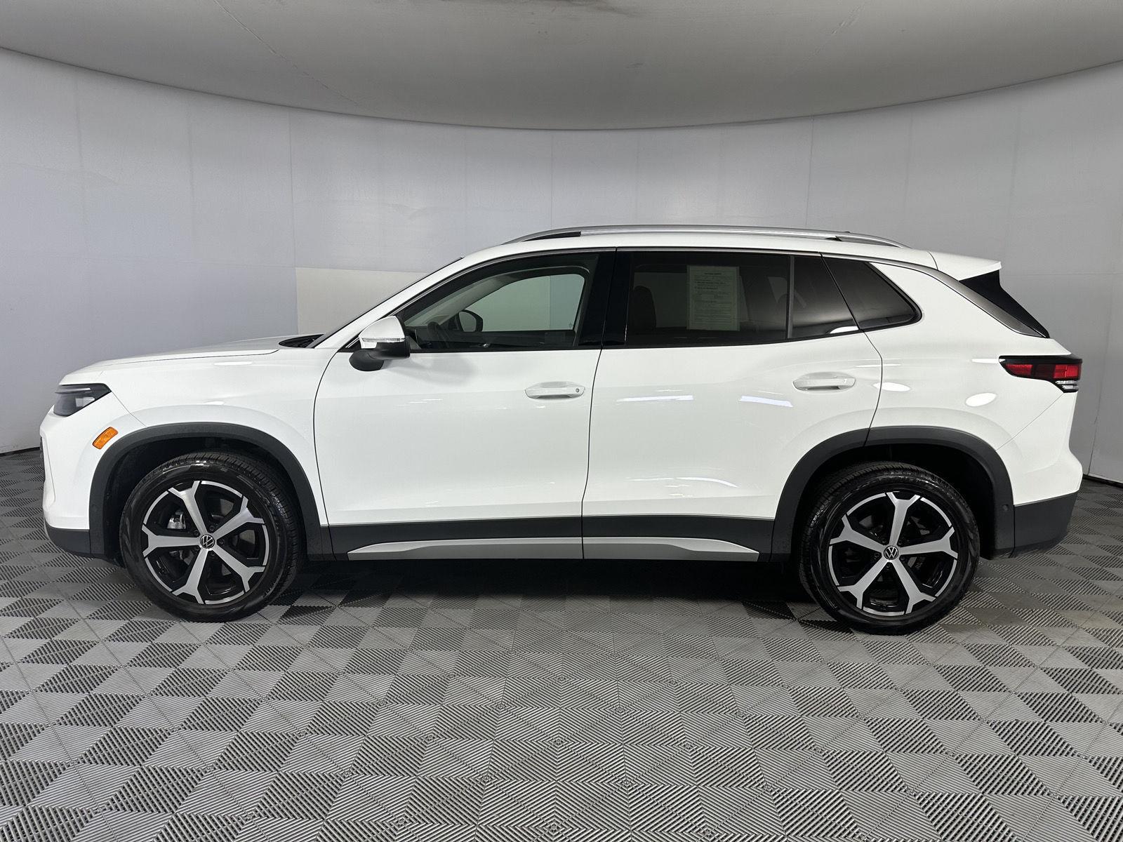 Certified Used 2026 Pure White Volkswagen SE image 5