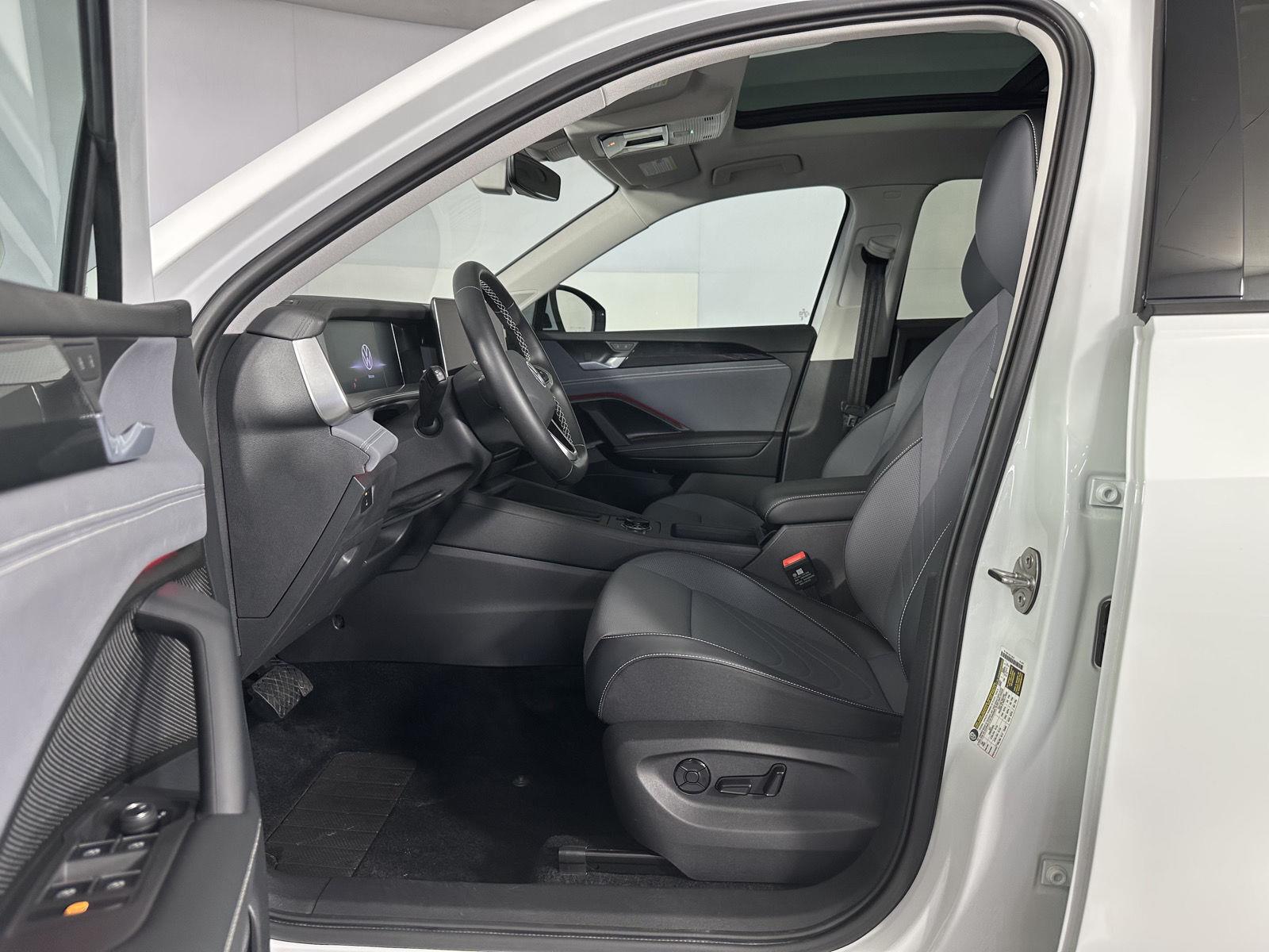 Certified Used 2026 Pure White Volkswagen SE image 7