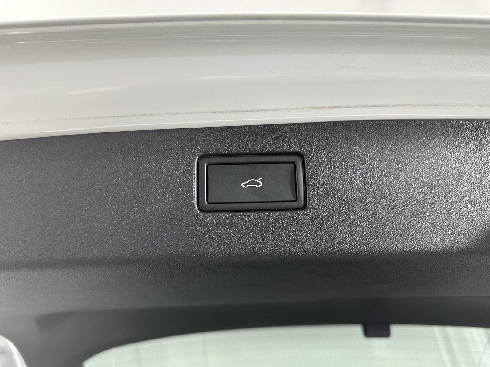 Certified Used 2026 Pure White Volkswagen SE image 27
