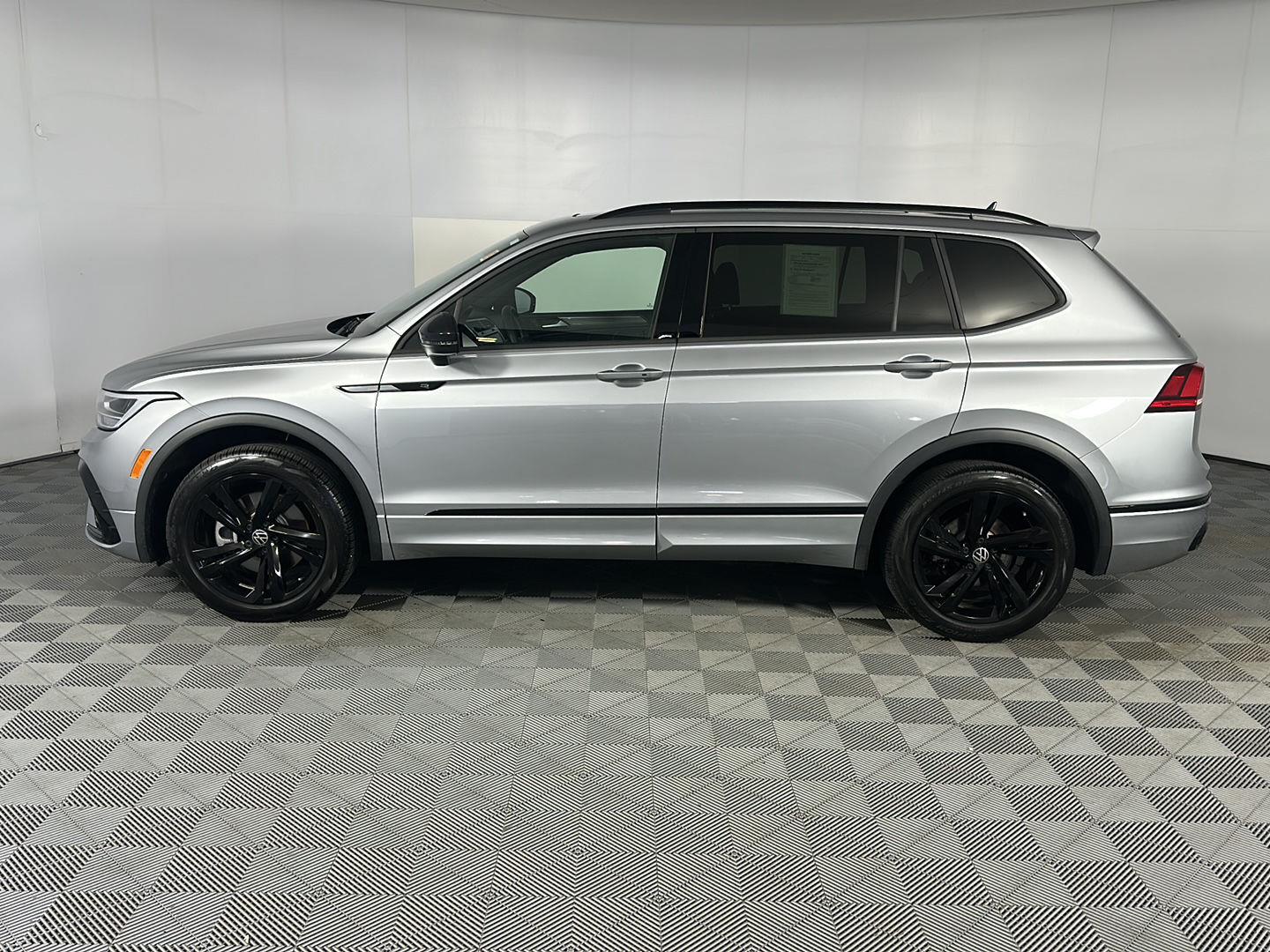Certified Used 2023 Pyrite Silver Metallic Volkswagen SE R-Line Black image 12