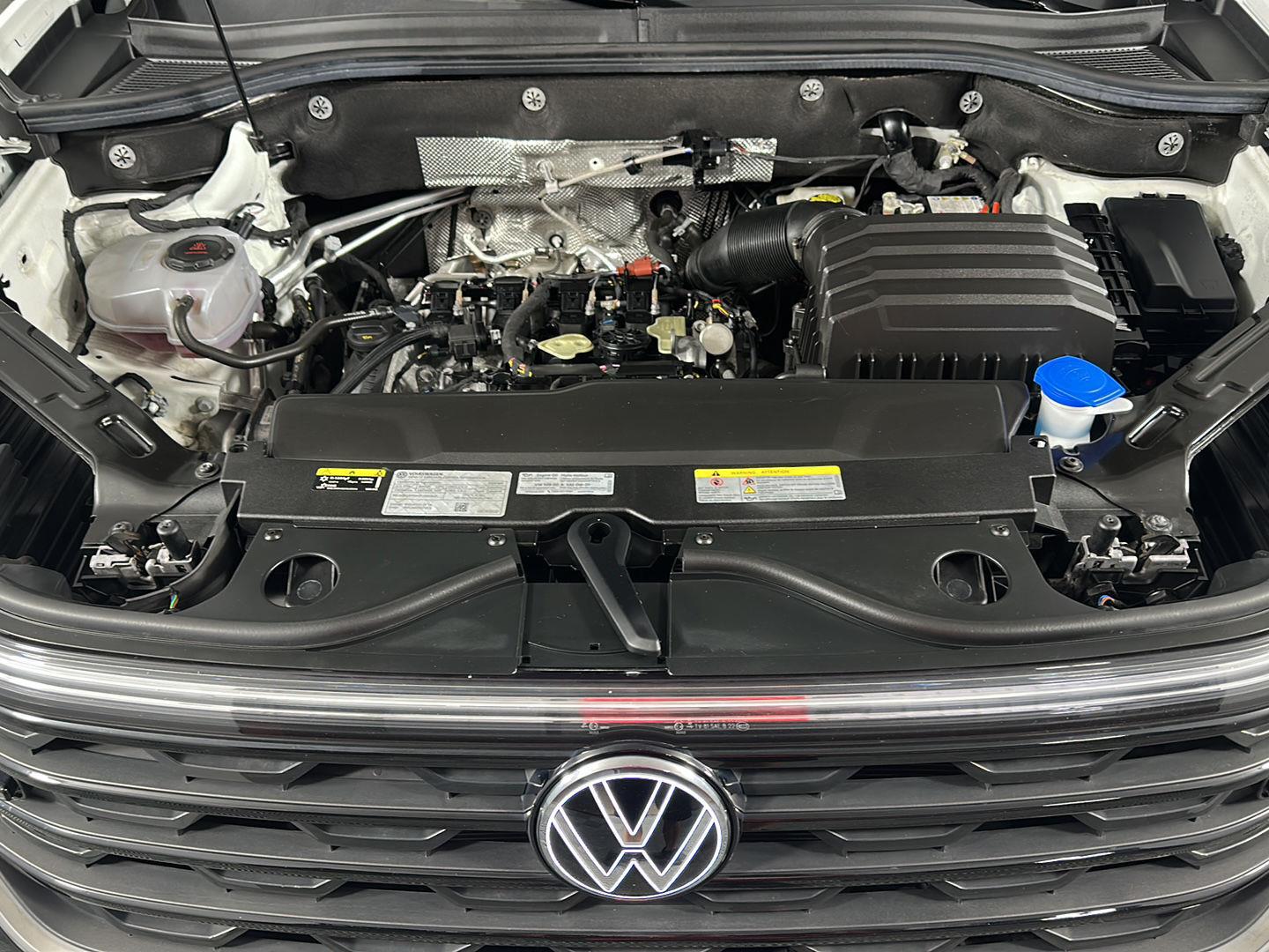 Used 2024 Silver Mist Metallic Volkswagen 2.0T SE w/Technology image 3
