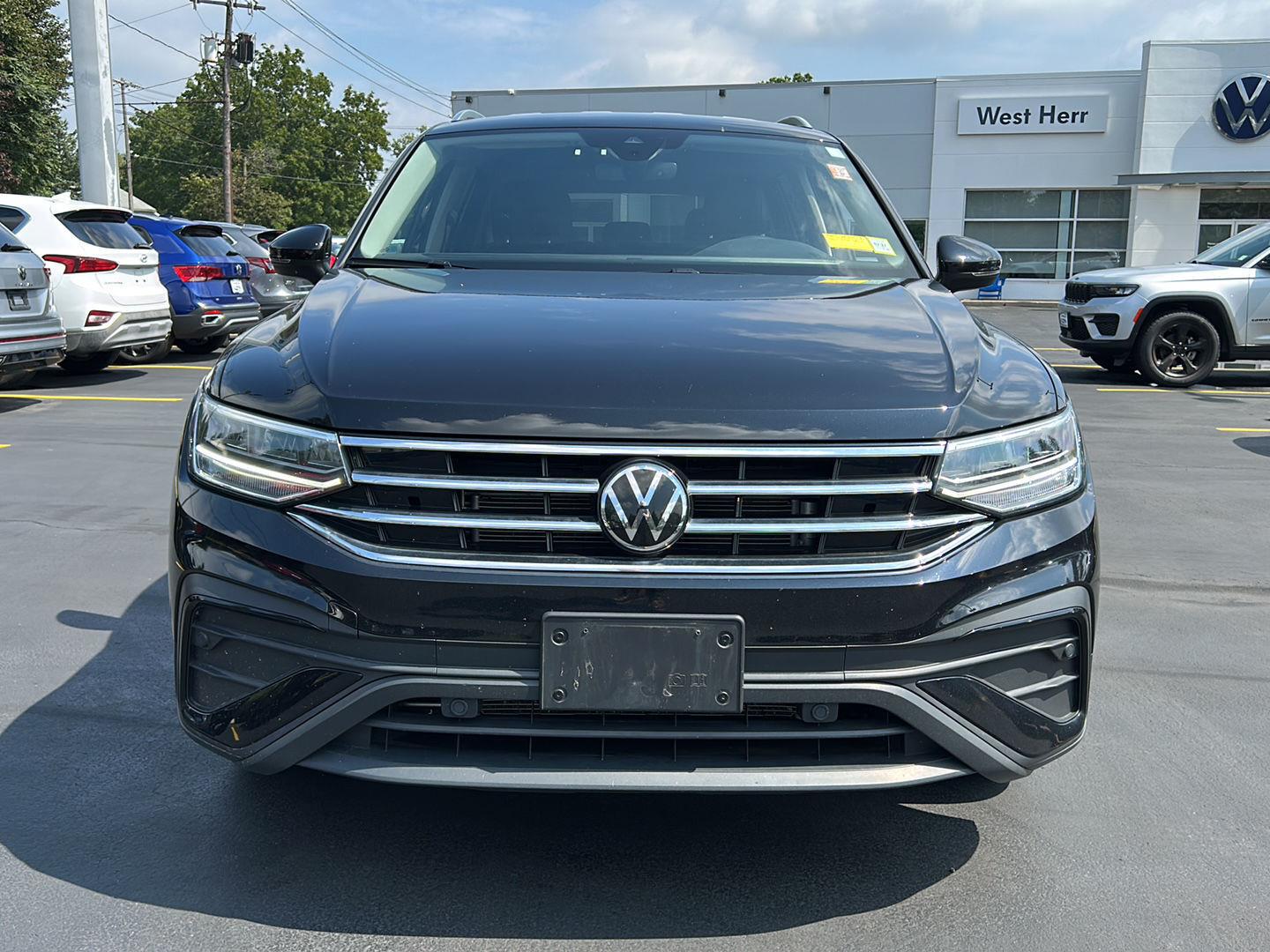 Certified Used 2024 Deep Black Pearl Volkswagen SE image 2