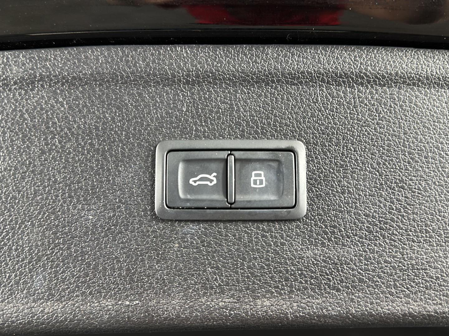 Used 2025 Mythos Black Metallic Audi S line Premium image 24