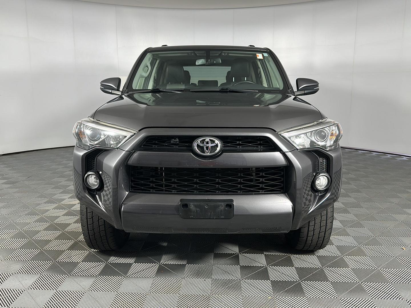 Used 2019 Magnetic Gray Metallic Toyota SR5 Premium image 2
