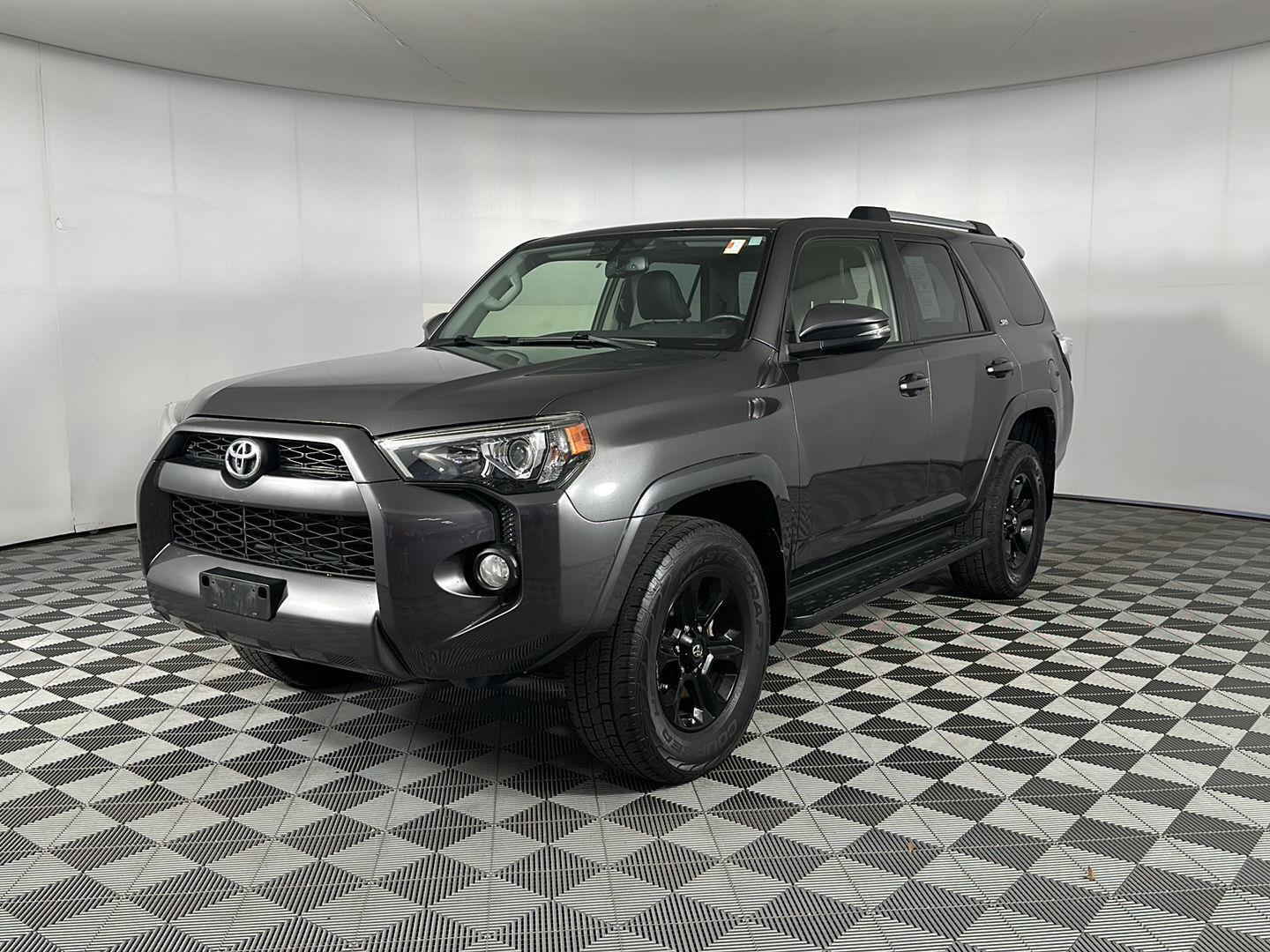 Used 2019 Magnetic Gray Metallic Toyota SR5 Premium image 3