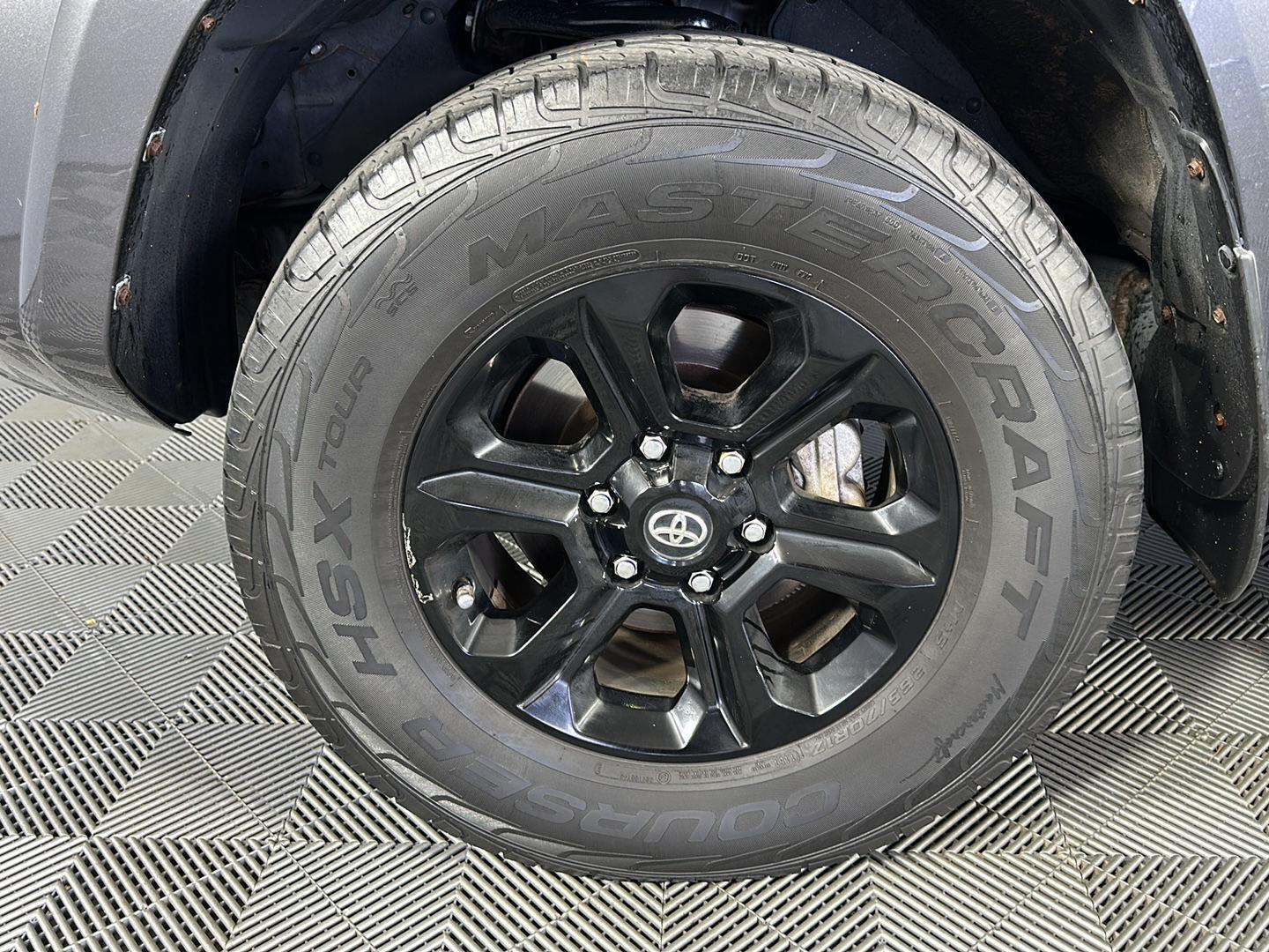 Used 2019 Magnetic Gray Metallic Toyota SR5 Premium image 5