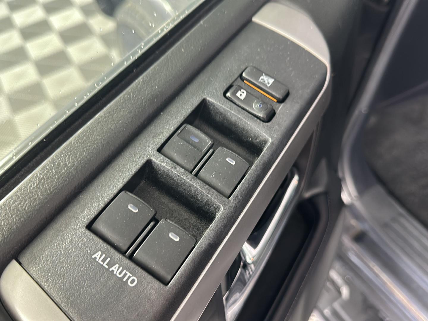 Used 2019 Magnetic Gray Metallic Toyota SR5 Premium image 7