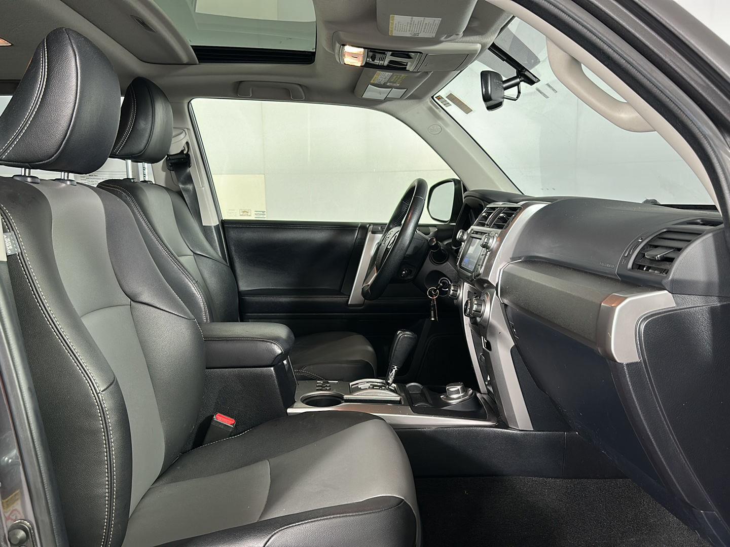 Used 2019 Magnetic Gray Metallic Toyota SR5 Premium image 27