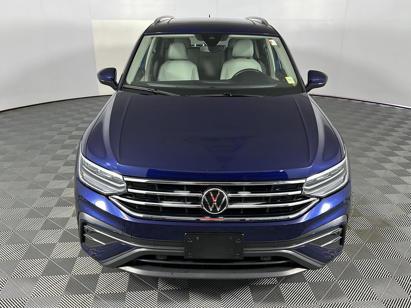 Certified Used 2024 Atlantic Blue Metallic Volkswagen SE image 2
