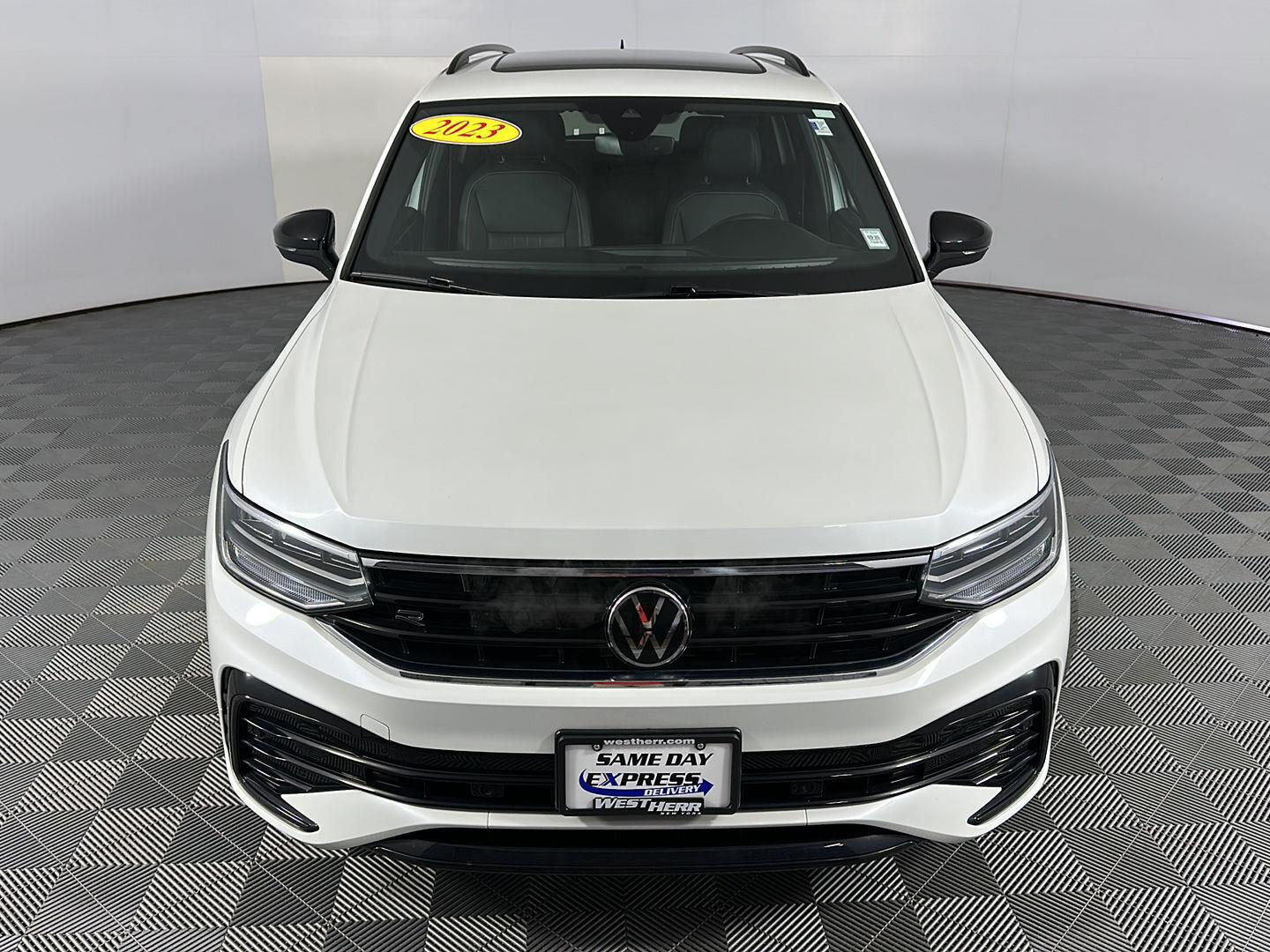 Certified Used 2023 Opal White Pearl Volkswagen SE R-Line Black image 2