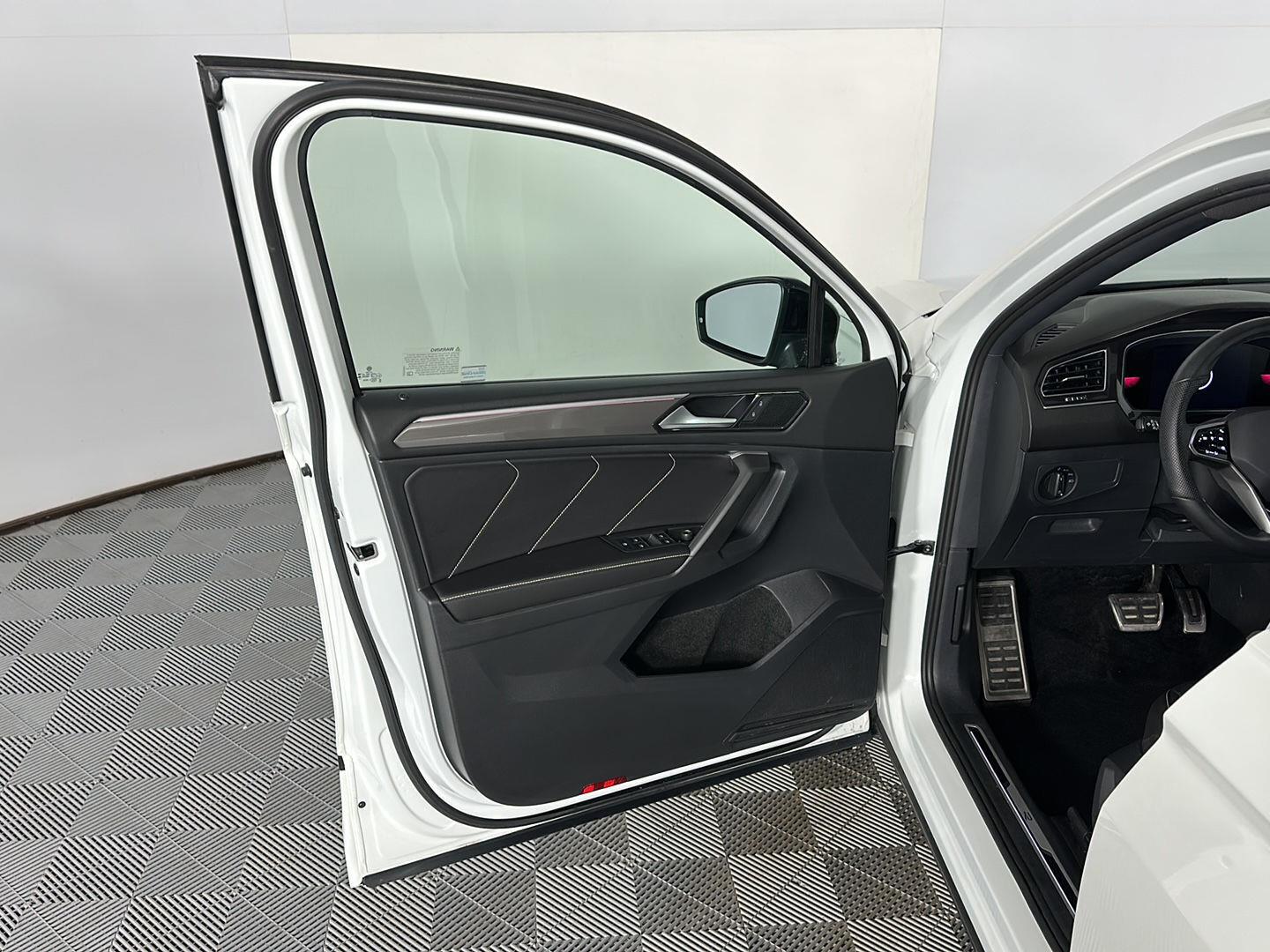 Certified Used 2023 Opal White Pearl Volkswagen SE R-Line Black image 17