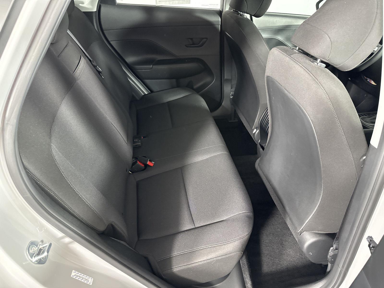Used 2024 Cyber Gray Metallic Hyundai SE image 7