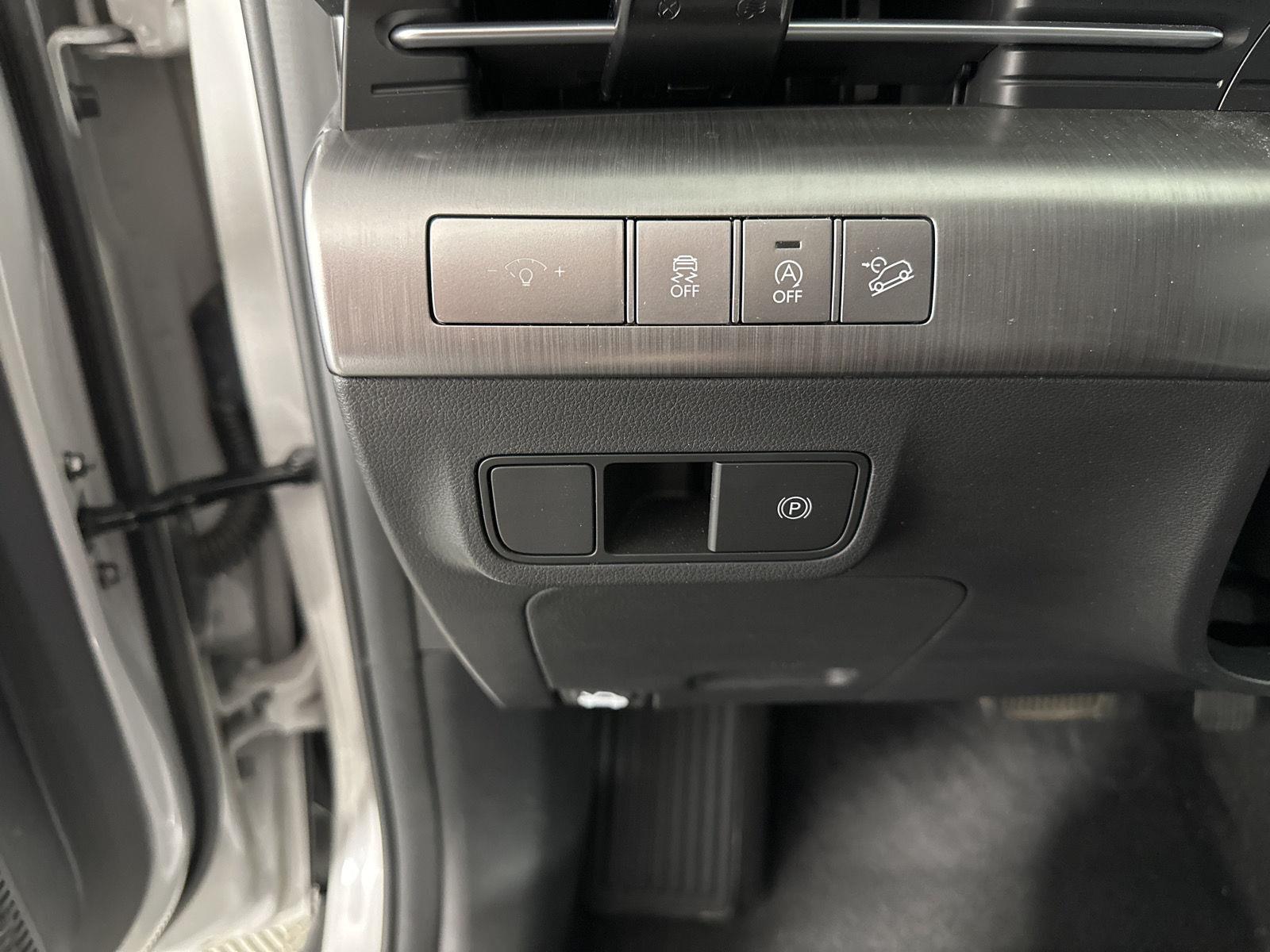 Used 2024 Cyber Gray Metallic Hyundai SE image 19