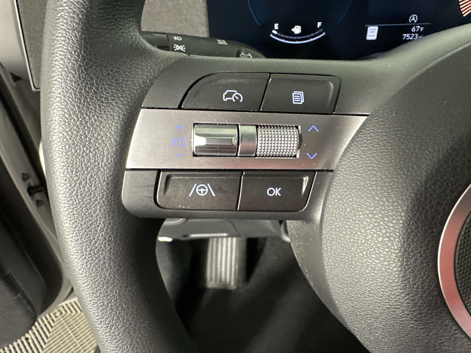 Used 2024 Cyber Gray Metallic Hyundai SE image 24