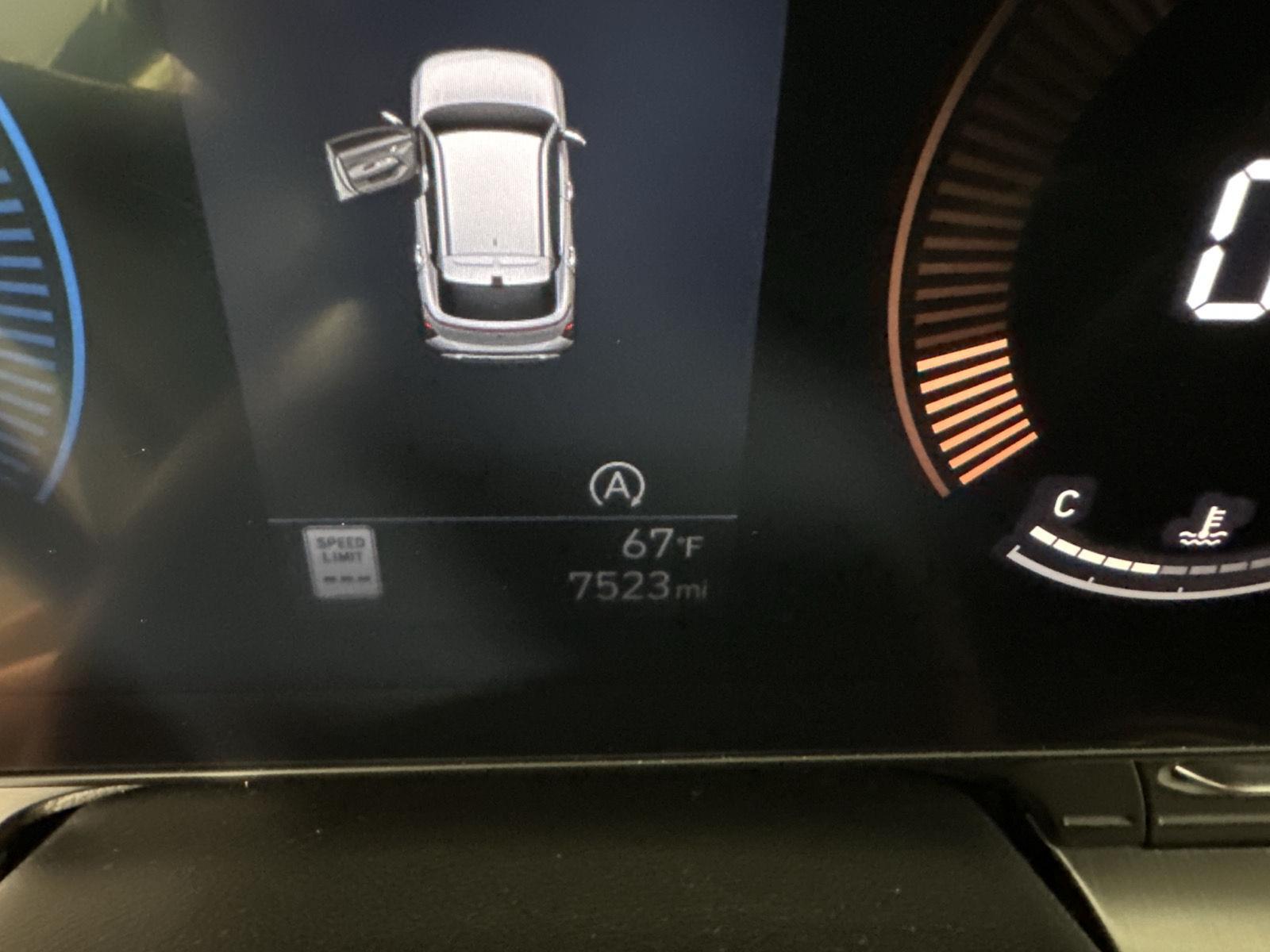 Used 2024 Cyber Gray Metallic Hyundai SE image 27