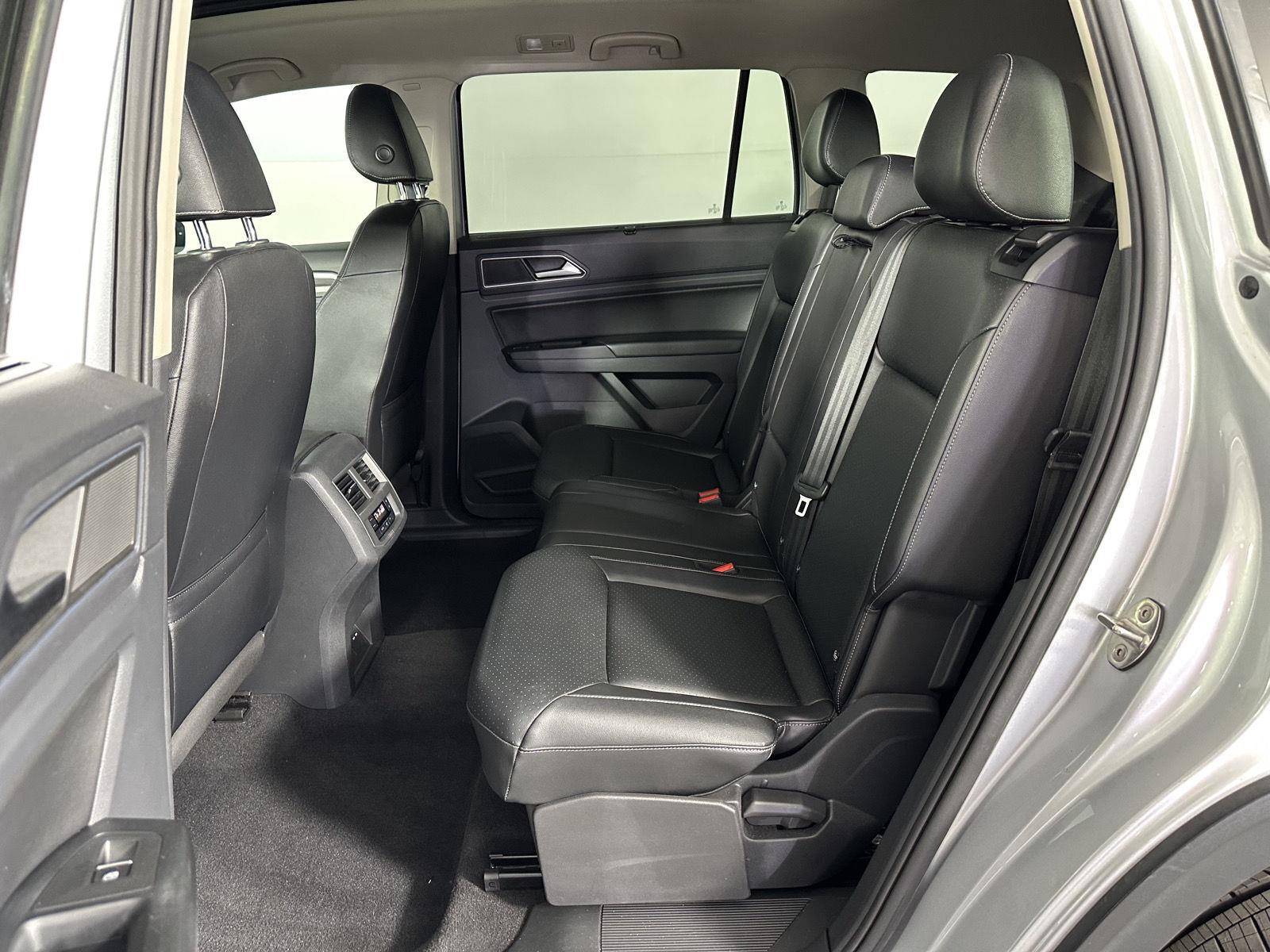 Used 2019 Platinum Gray Metallic Volkswagen 3.6L V6 SEL R-Line image 22