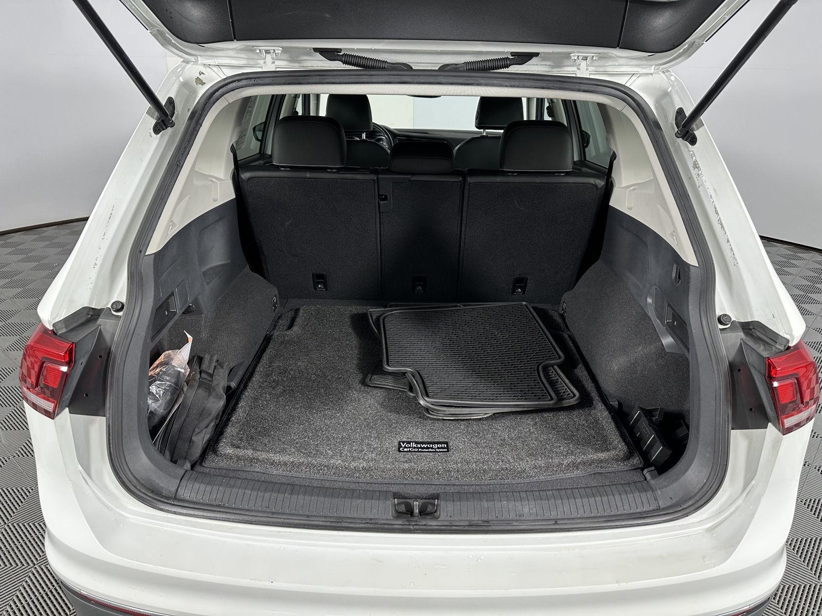 Certified Used 2021 Pure White Volkswagen SE image 27