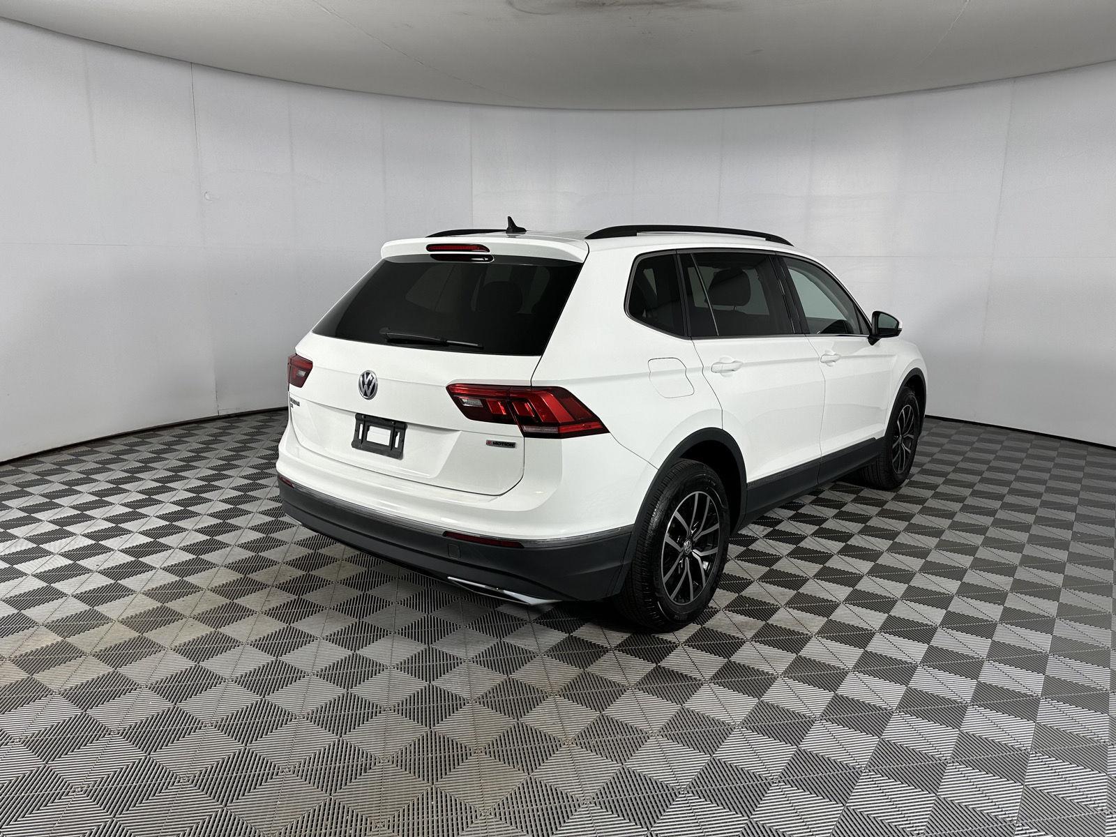 Certified Used 2021 Pure White Volkswagen SE image 29
