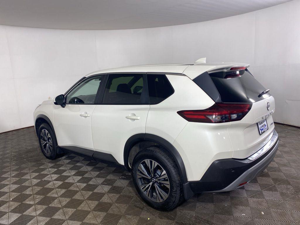 Used 2023 Pearl White Nissan SV image 17