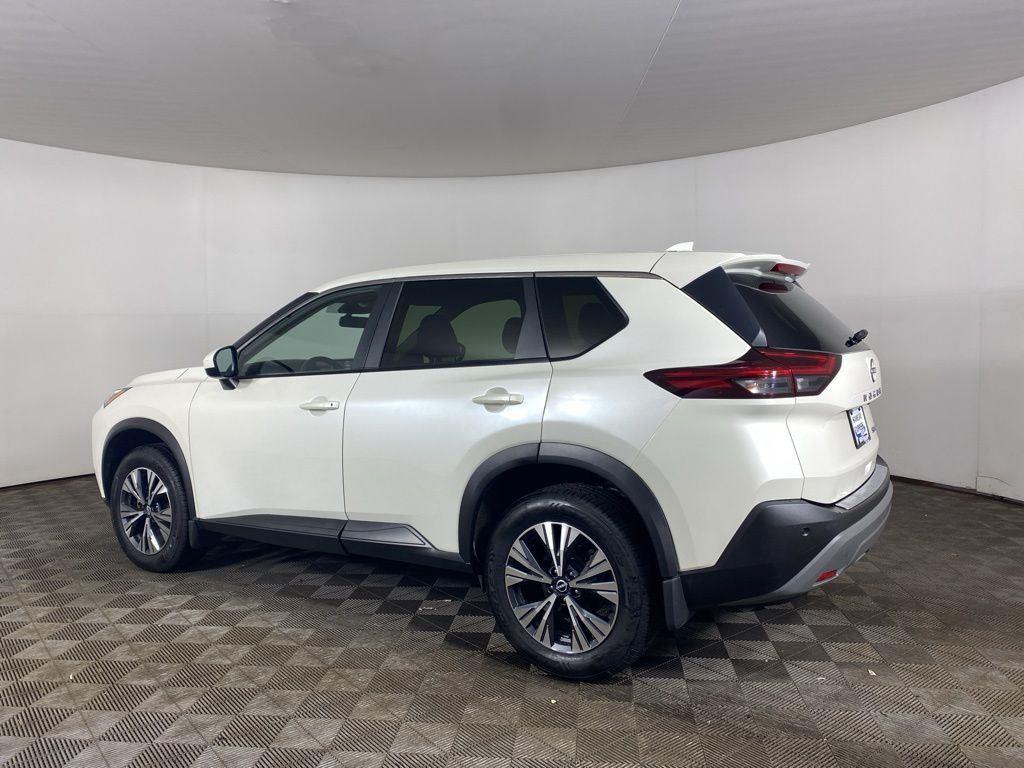 Used 2023 Pearl White Nissan SV image 12