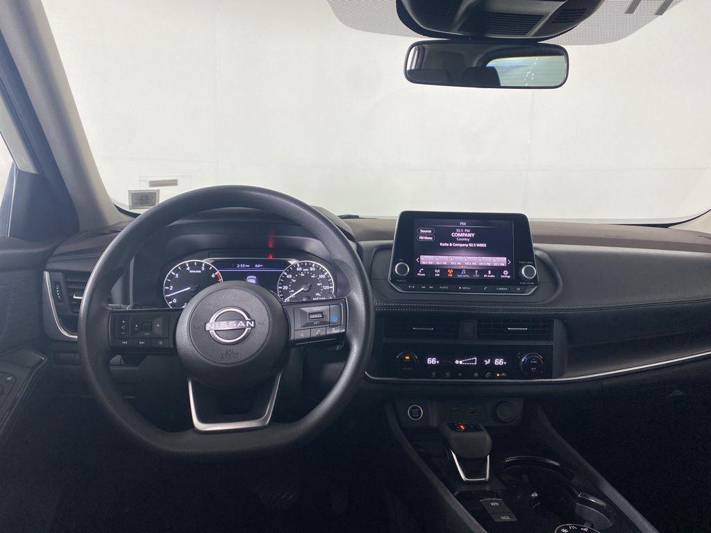 Used 2023 Pearl White Nissan SV image 3