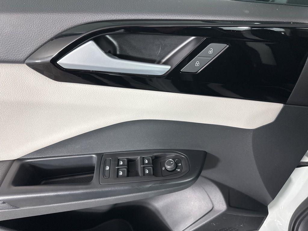 New 2025 Pure White Volkswagen S image 23
