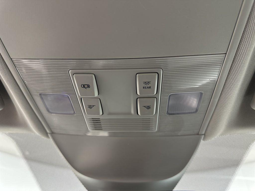 New 2025 Pure White Volkswagen S image 37