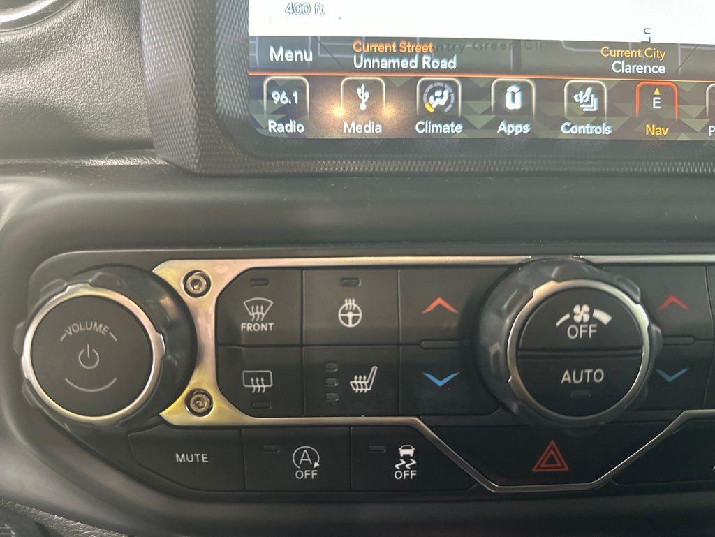 Used 2019 Mojito! Clearcoat Jeep Unlimited Sahara image 12