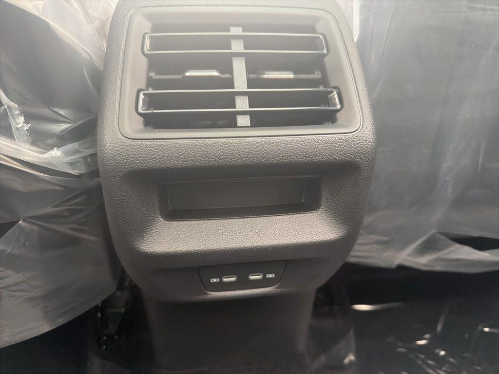 New 2026 Deep Black Pearl Volkswagen 2.0T SE image 7