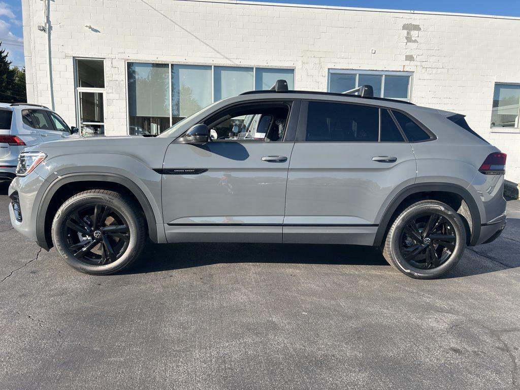 New 2026 pure gray Volkswagen 2.0T SEL R-Line Black image 2