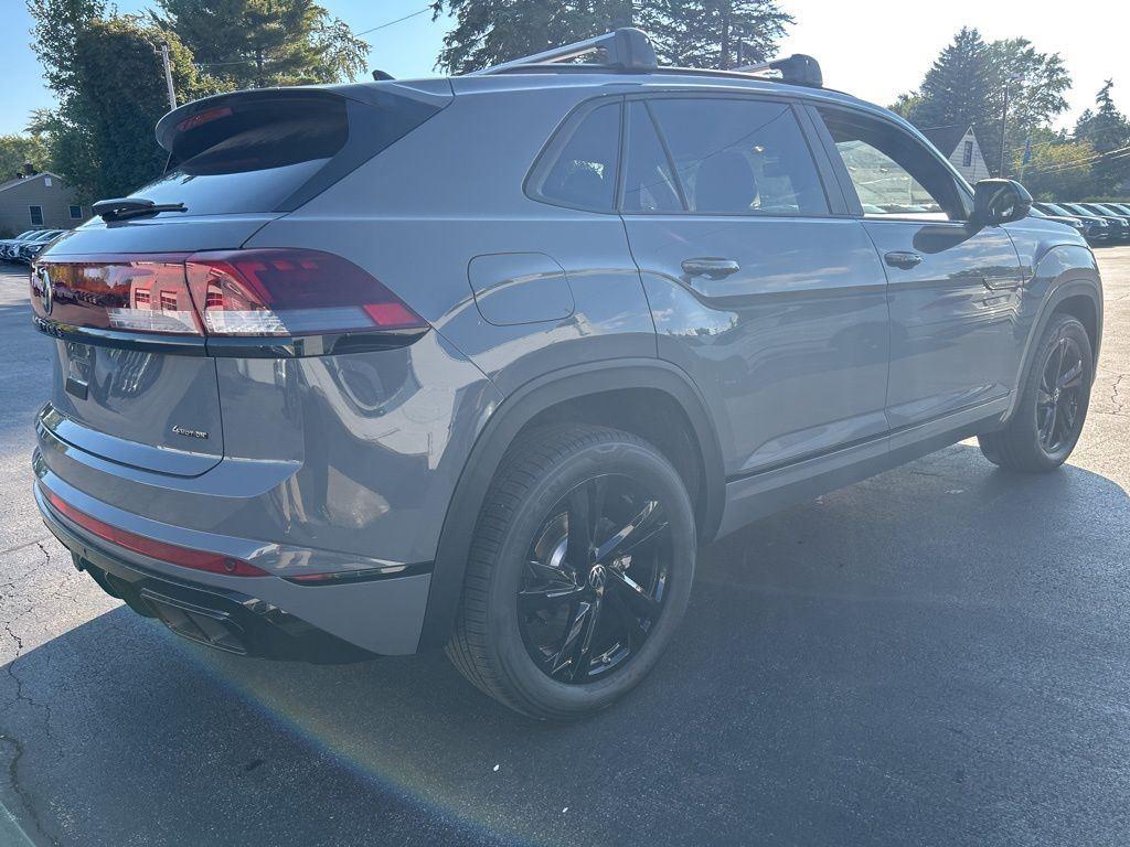 New 2026 pure gray Volkswagen 2.0T SEL R-Line Black image 5