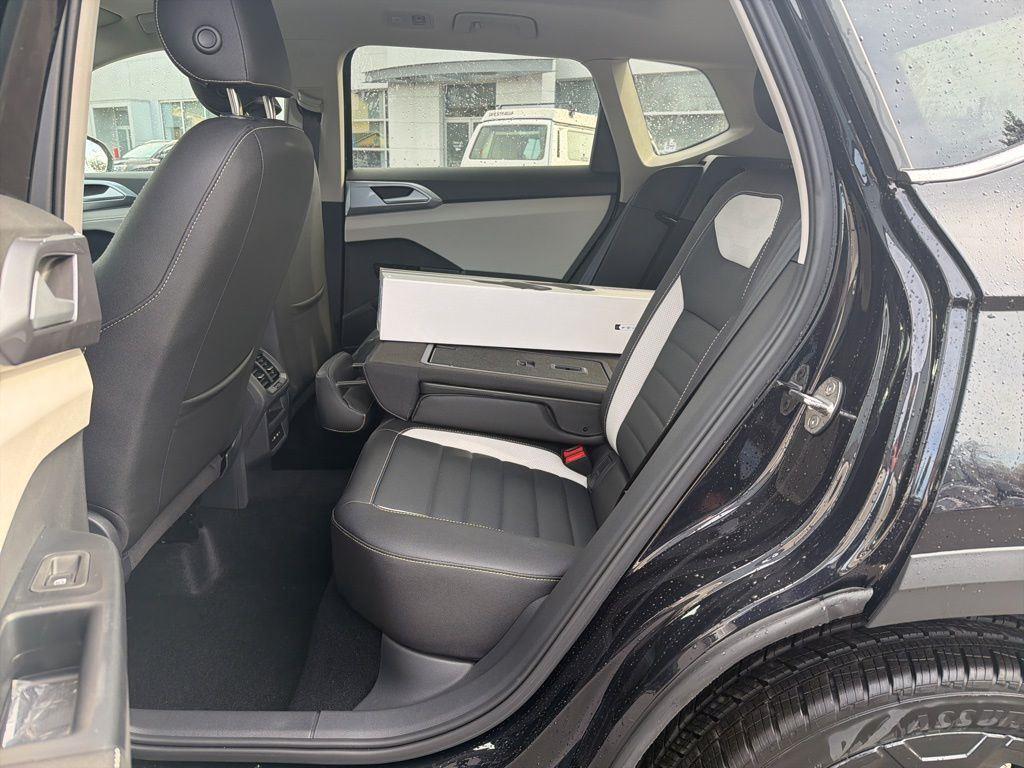 New 2026 Deep Black Pearl Volkswagen 1.5T SEL image 6