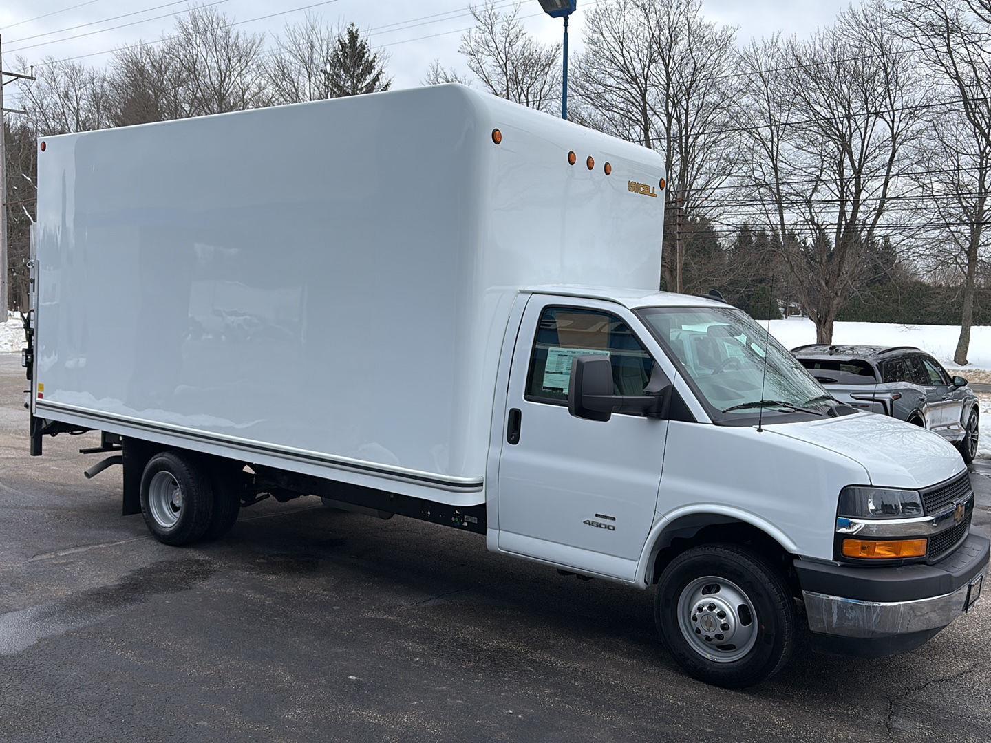 2026 Chevrolet Express Commercial Cutaway 4500 VAN 177 - 4