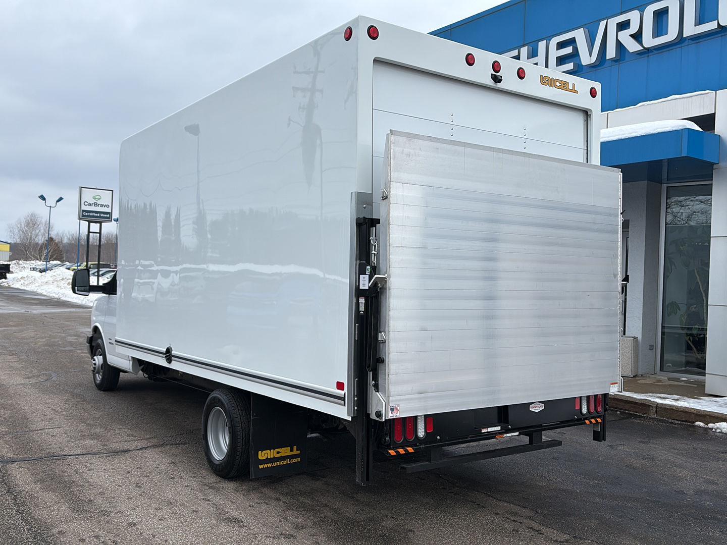 2026 Chevrolet Express Commercial Cutaway 4500 VAN 177 - 9