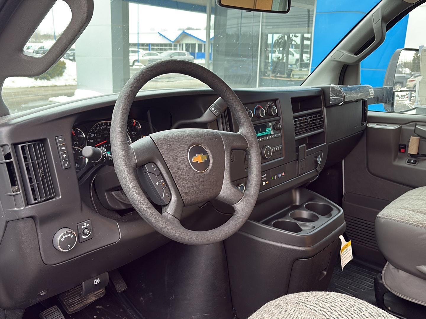 2026 Chevrolet Express Commercial Cutaway 4500 VAN 177 - 10