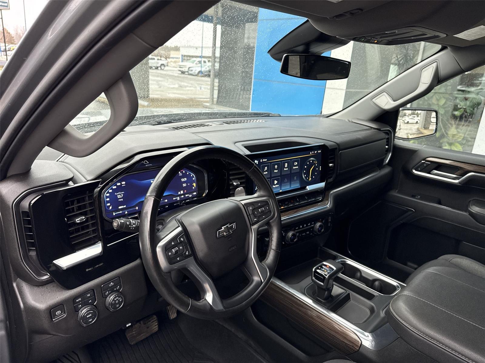2023 Chevrolet Silverado 1500 RST - 9