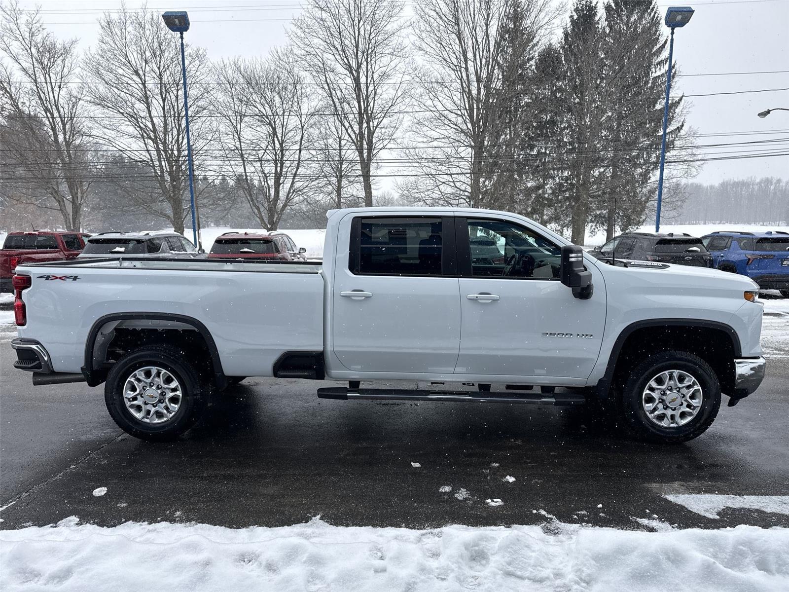 2025 Chevrolet Silverado 3500HD LT - 8