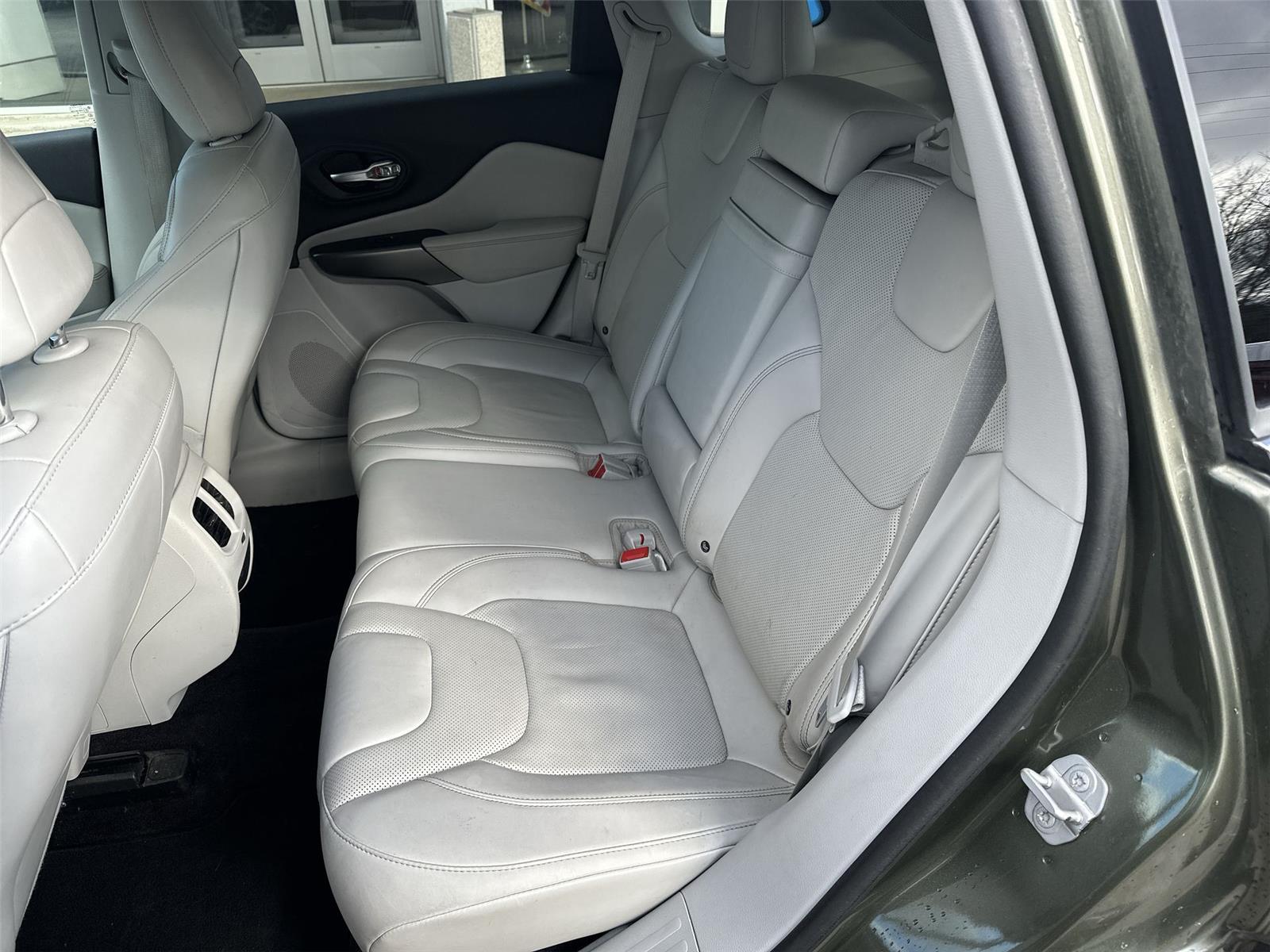 2019 Jeep Cherokee Limited at Lake View Ford