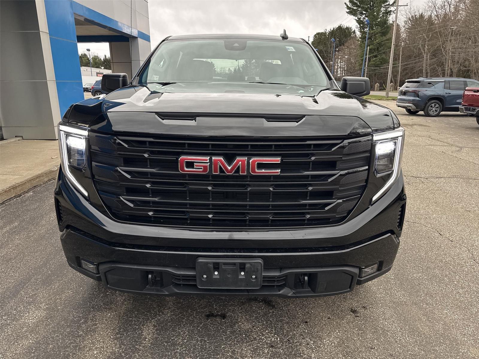 2024 GMC Sierra 1500 Elevation - 2