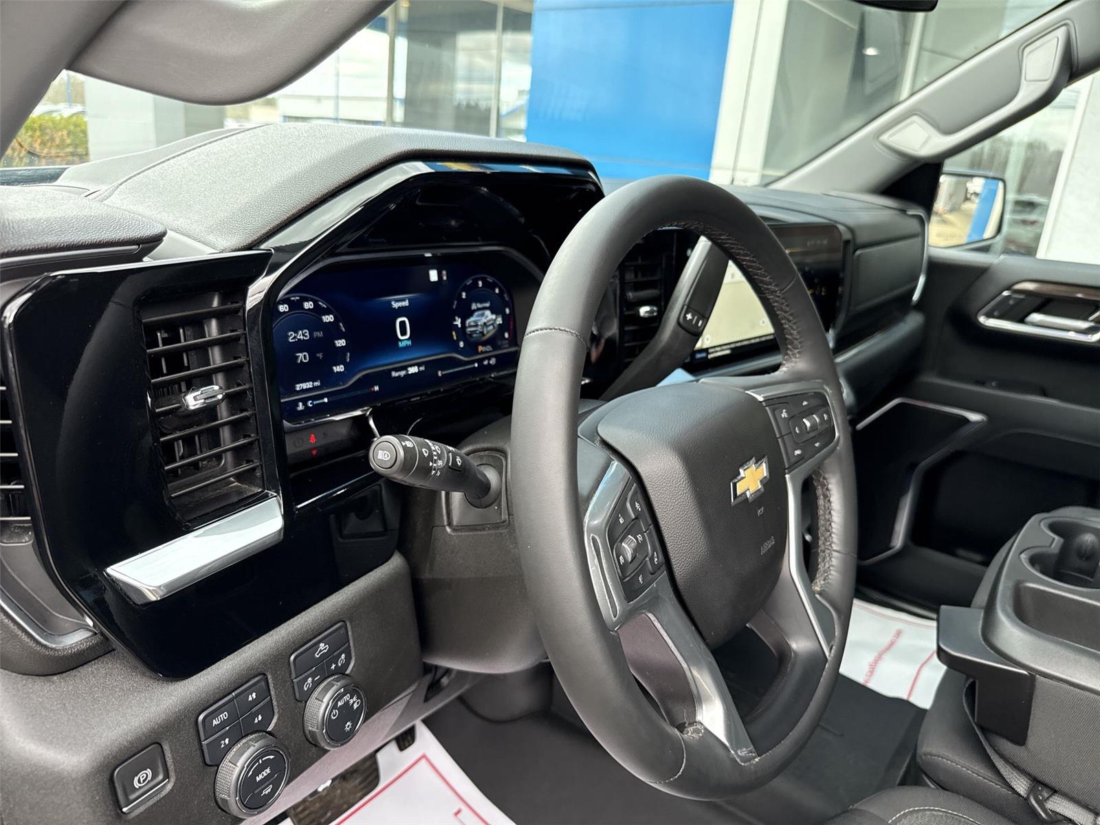 2023 Chevrolet Silverado 1500 LT - 9